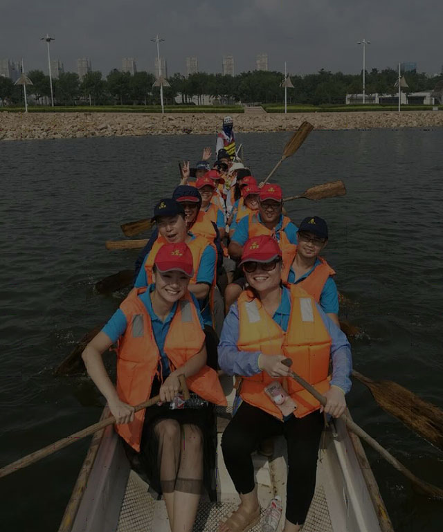 艾菲尔管业感受大海夏季游